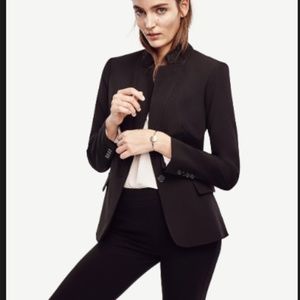Ann Taylor black collarless blazer 10P